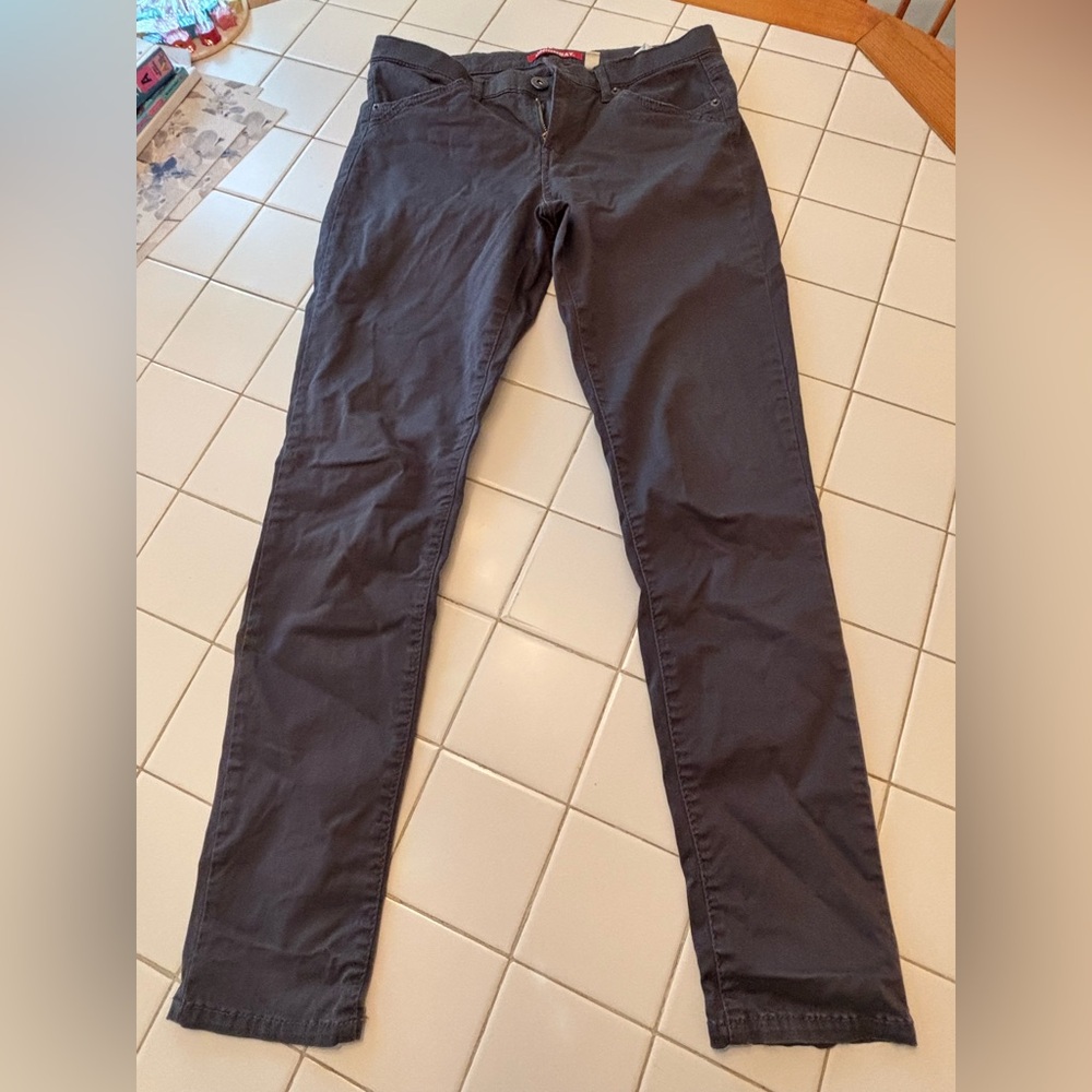 Unionbay women’s gray skinny pants denim casual travel size 11 work winter fall